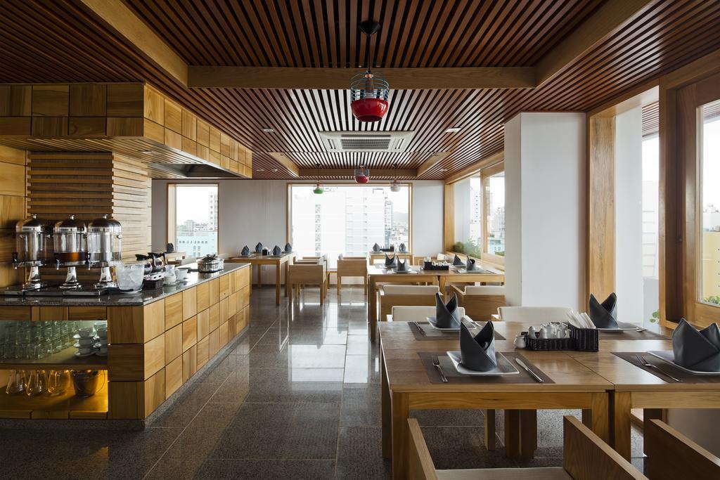 Holiday Hotel Nha Trang Exterior foto