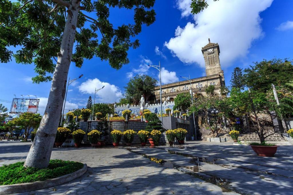 Holiday Hotel Nha Trang Exterior foto