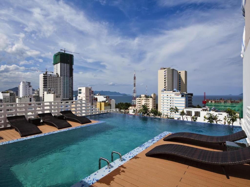 Holiday Hotel Nha Trang Exterior foto