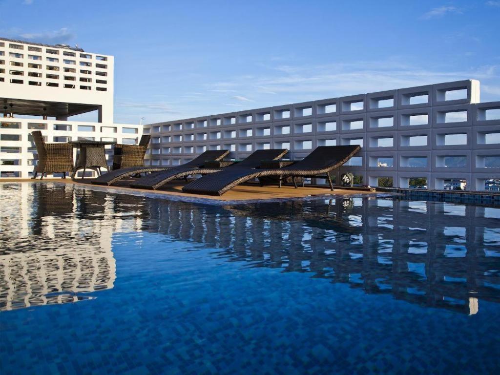 Holiday Hotel Nha Trang Exterior foto