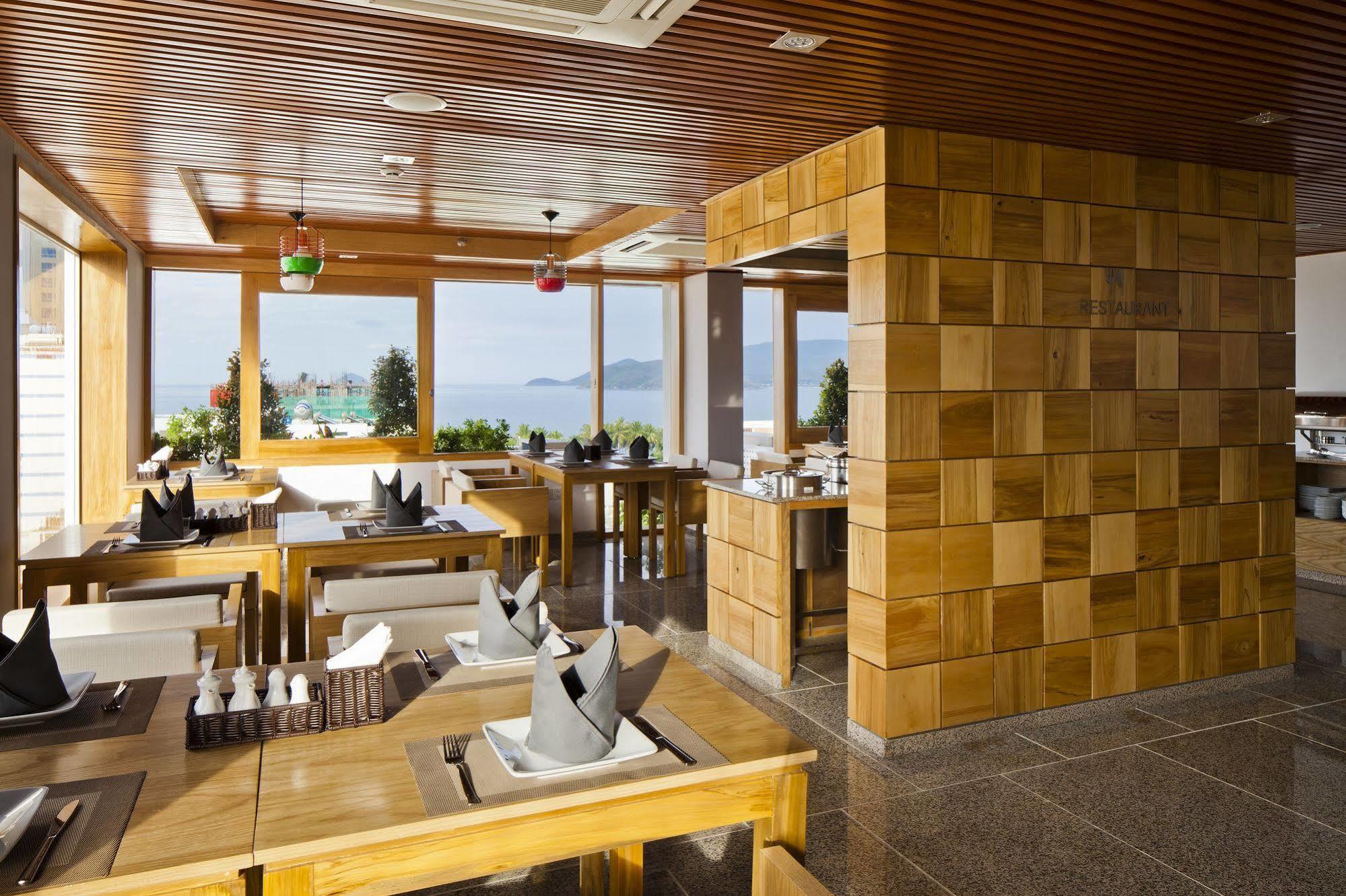 Holiday Hotel Nha Trang Exterior foto
