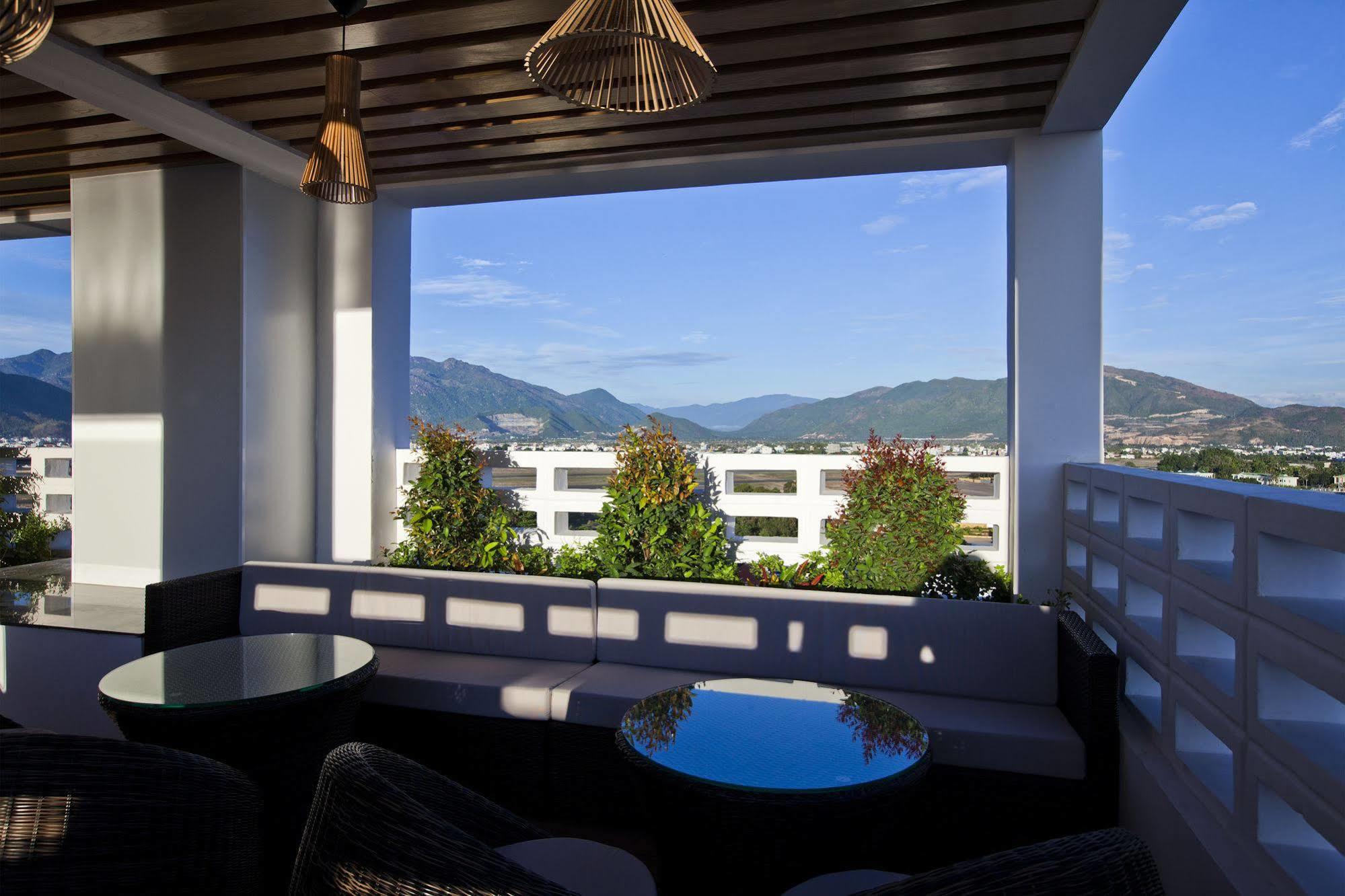 Holiday Hotel Nha Trang Exterior foto
